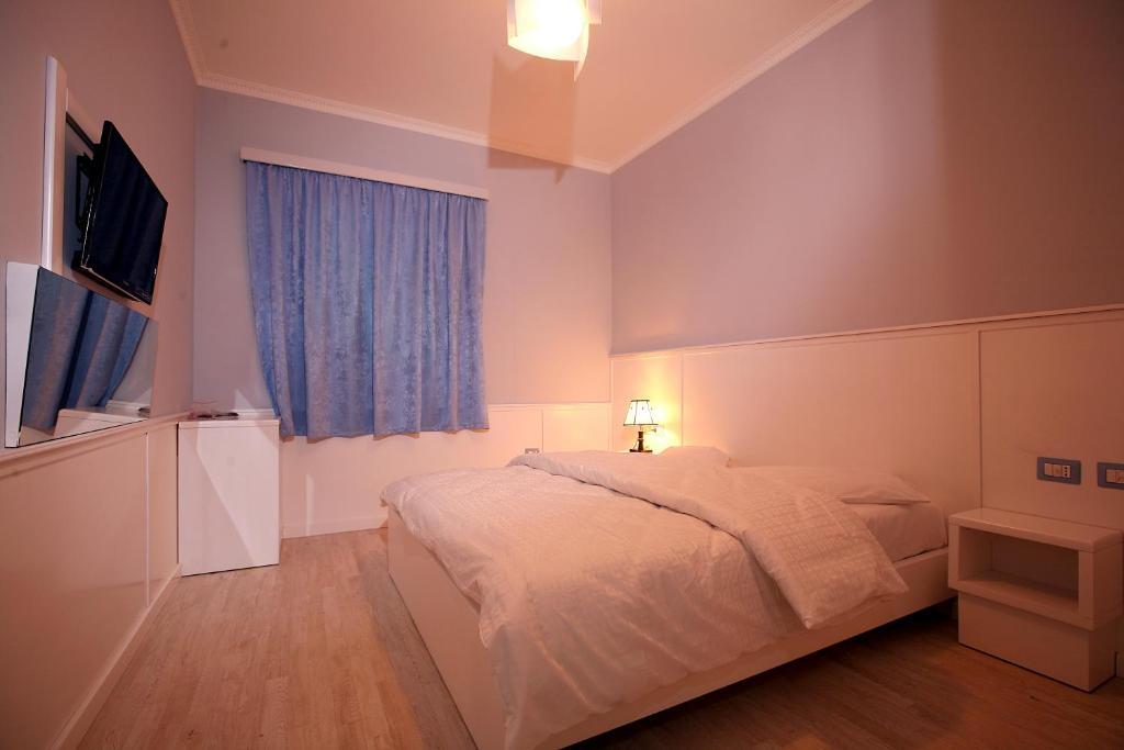 Hotel Kastria Tirana Exterior foto