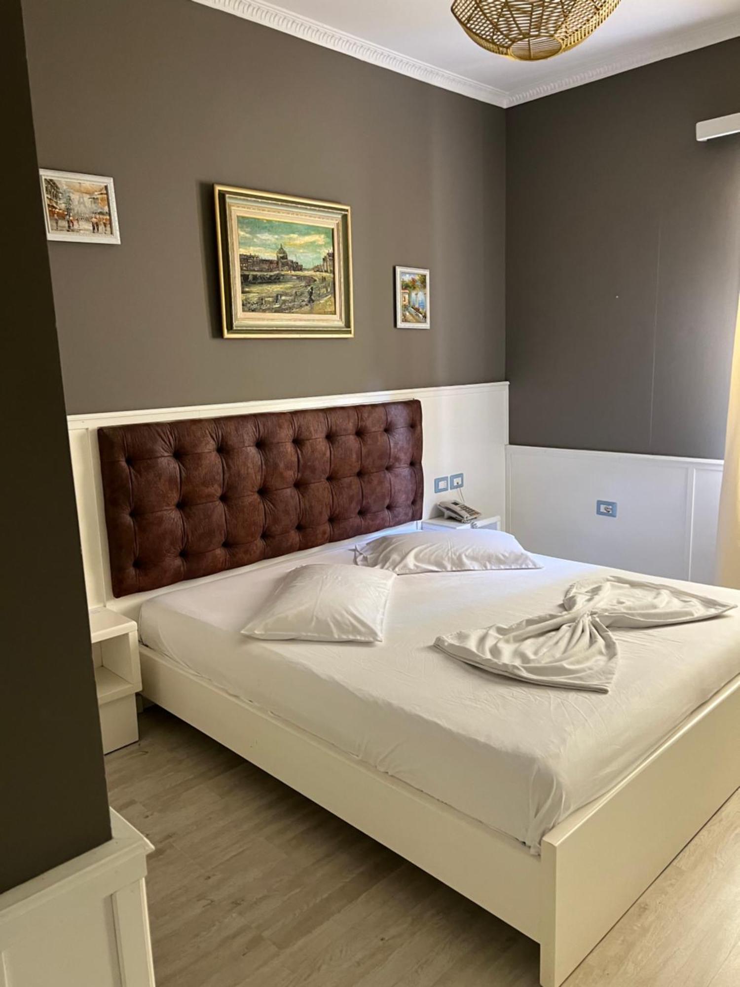 Hotel Kastria Tirana Exterior foto